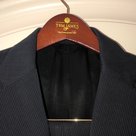 Holland & Sherry Suit & Pants - Picture 2 of 5